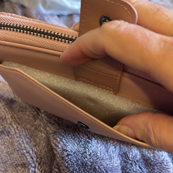 Badgley Mischa Women's Quilted Pink Wallet - Picture 5 of 6